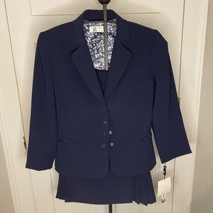 NEW Tahari skirt suit set